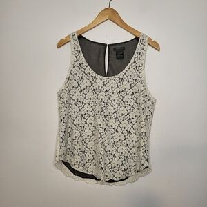Aritzia Talula Lace Tank Top Size Medium